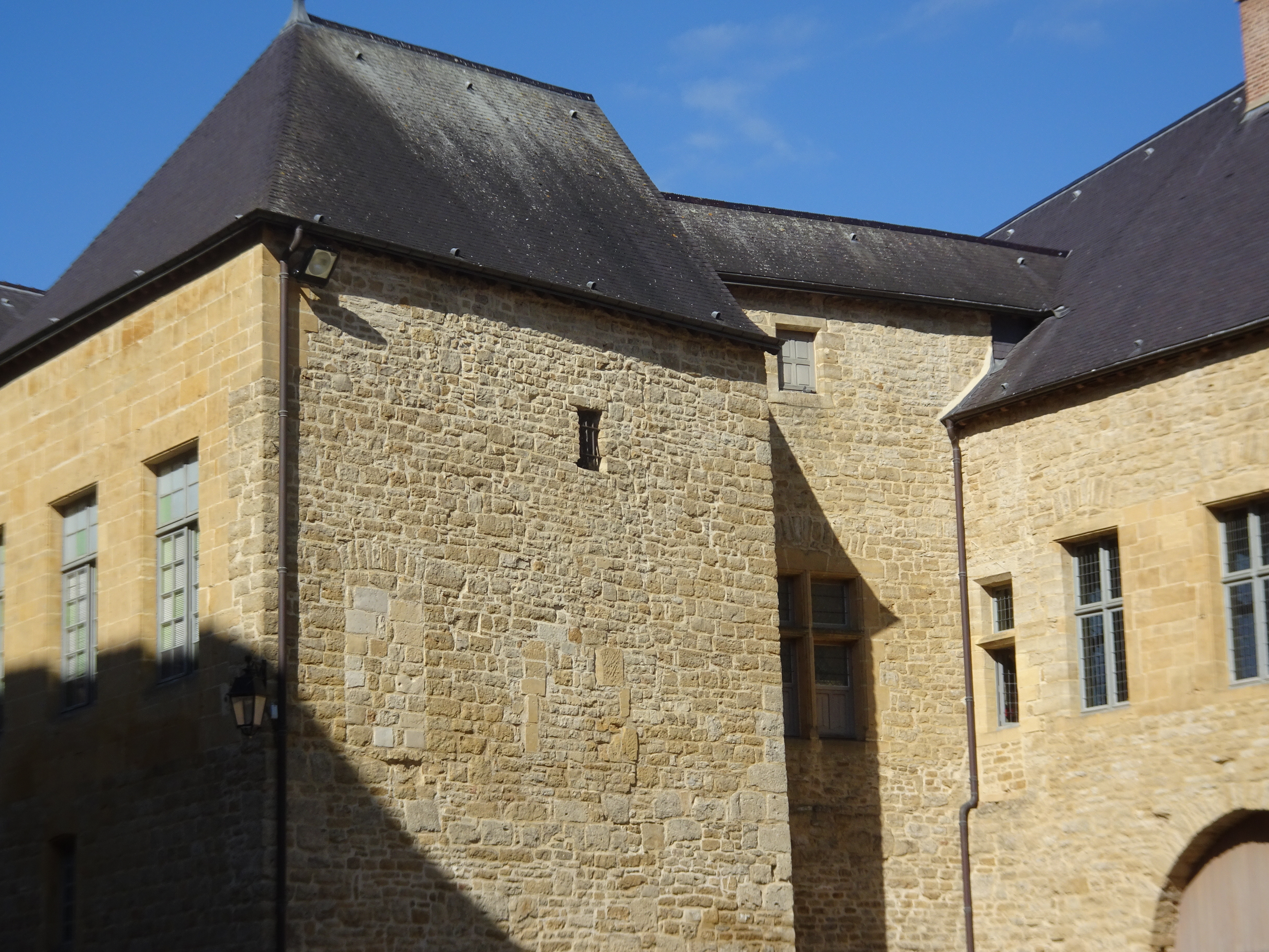 Château fort de Sedan — château à Sedan, Ardennes, vue de nuit, classé mh