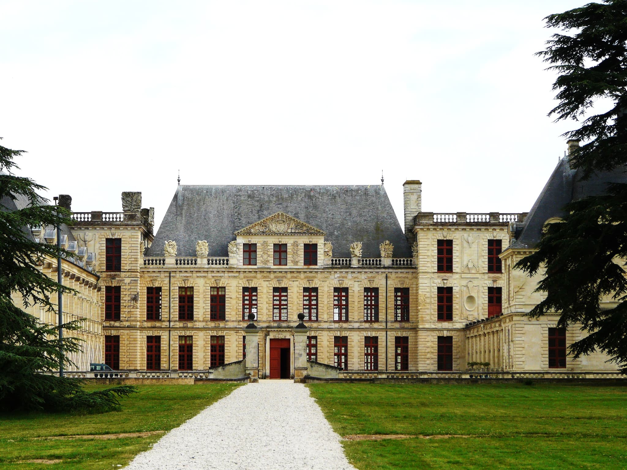 Château d'Oiron — château à Oiron, Deux-Sèvres, façade, classé mh