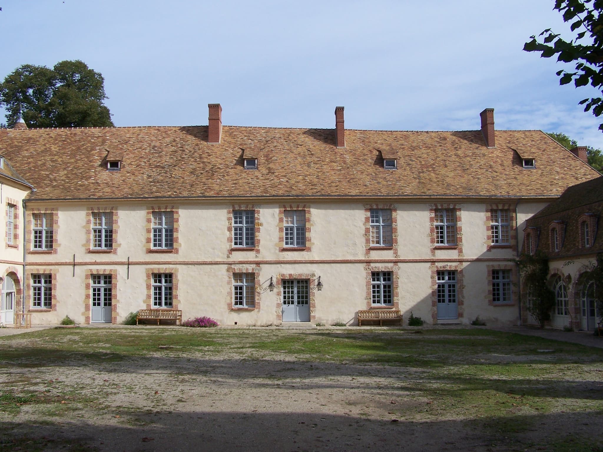 Château de la Cour-Senlisse — château à Senlisse, Yvelines, inscrit mh