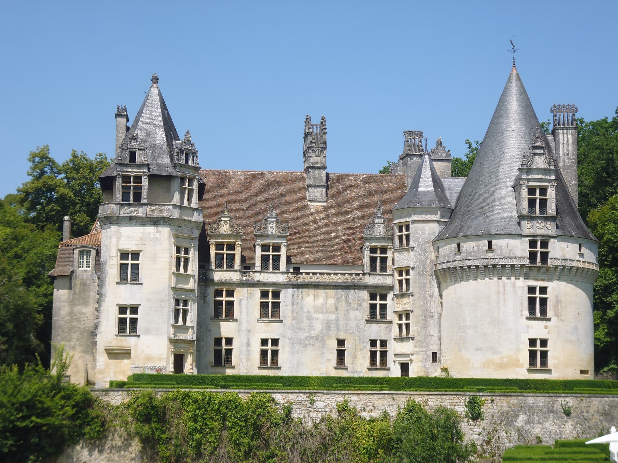 Château de Puyguilhem — château à Villars, Dordogne, classé mh