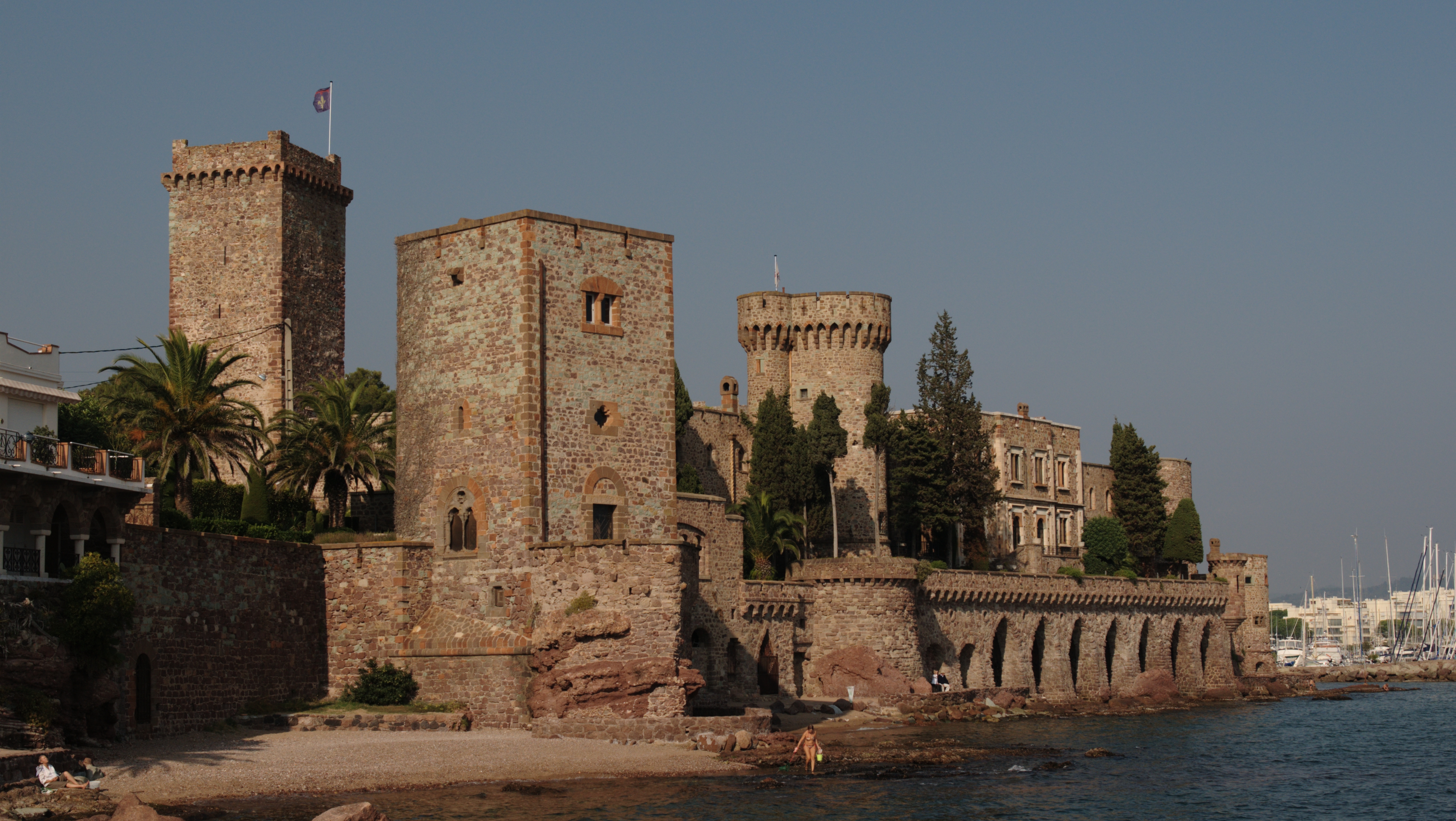 Château de la Napoule — château à Mandelieu-la-Napoule, Alpes-Maritimes, façade, classé mh