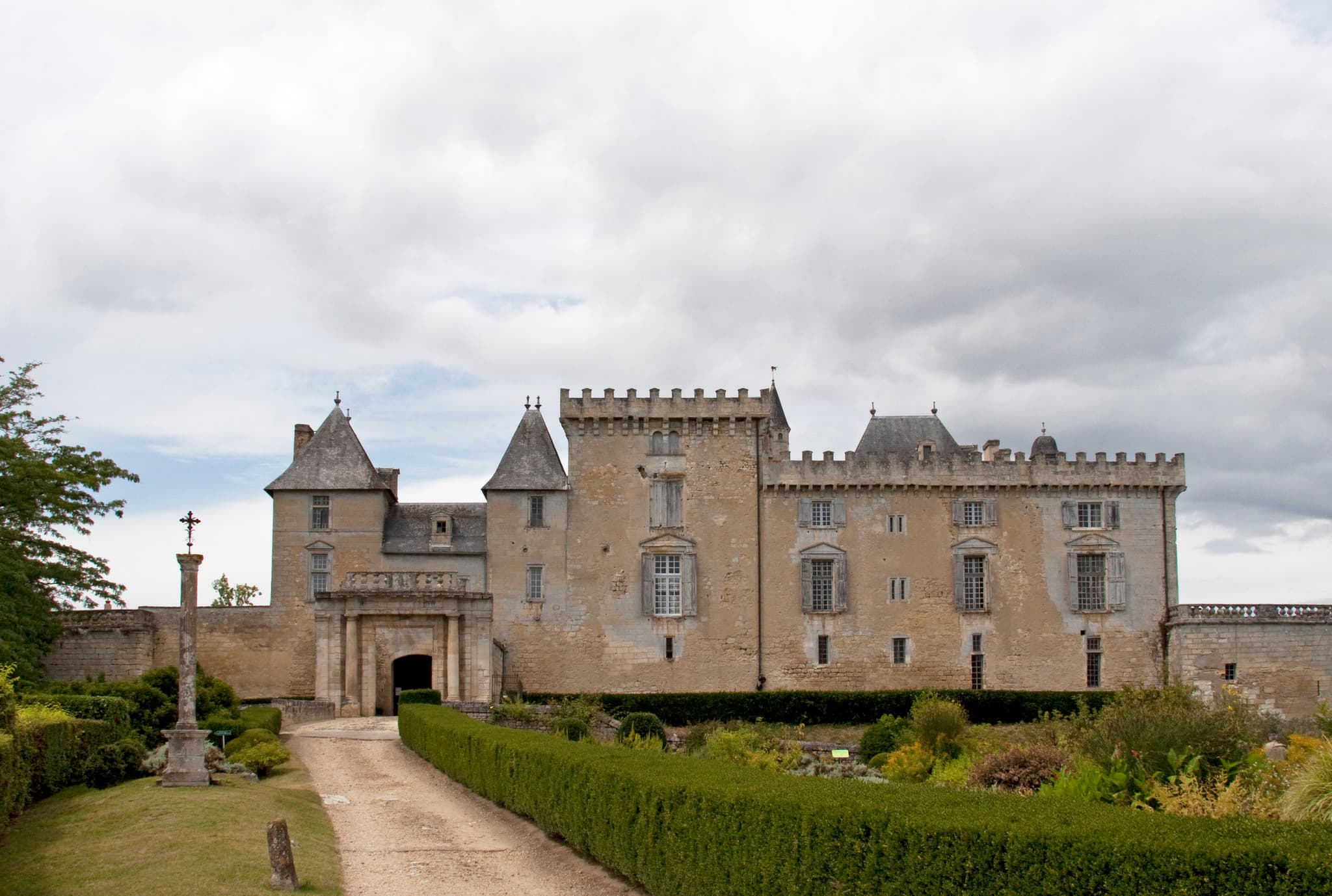 Château de Vayres — château à Vayres, Gironde, vue de nuit, classé mh