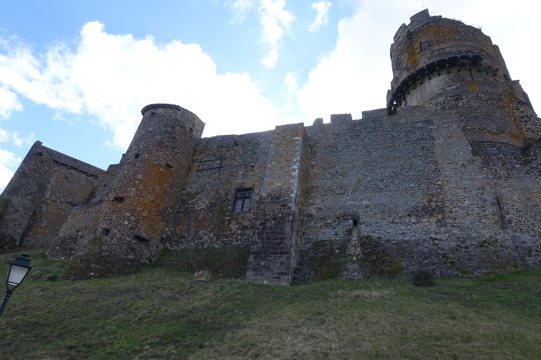 Château de Tournoel — château à Volvic, Puy-de-Dôme, classé mh