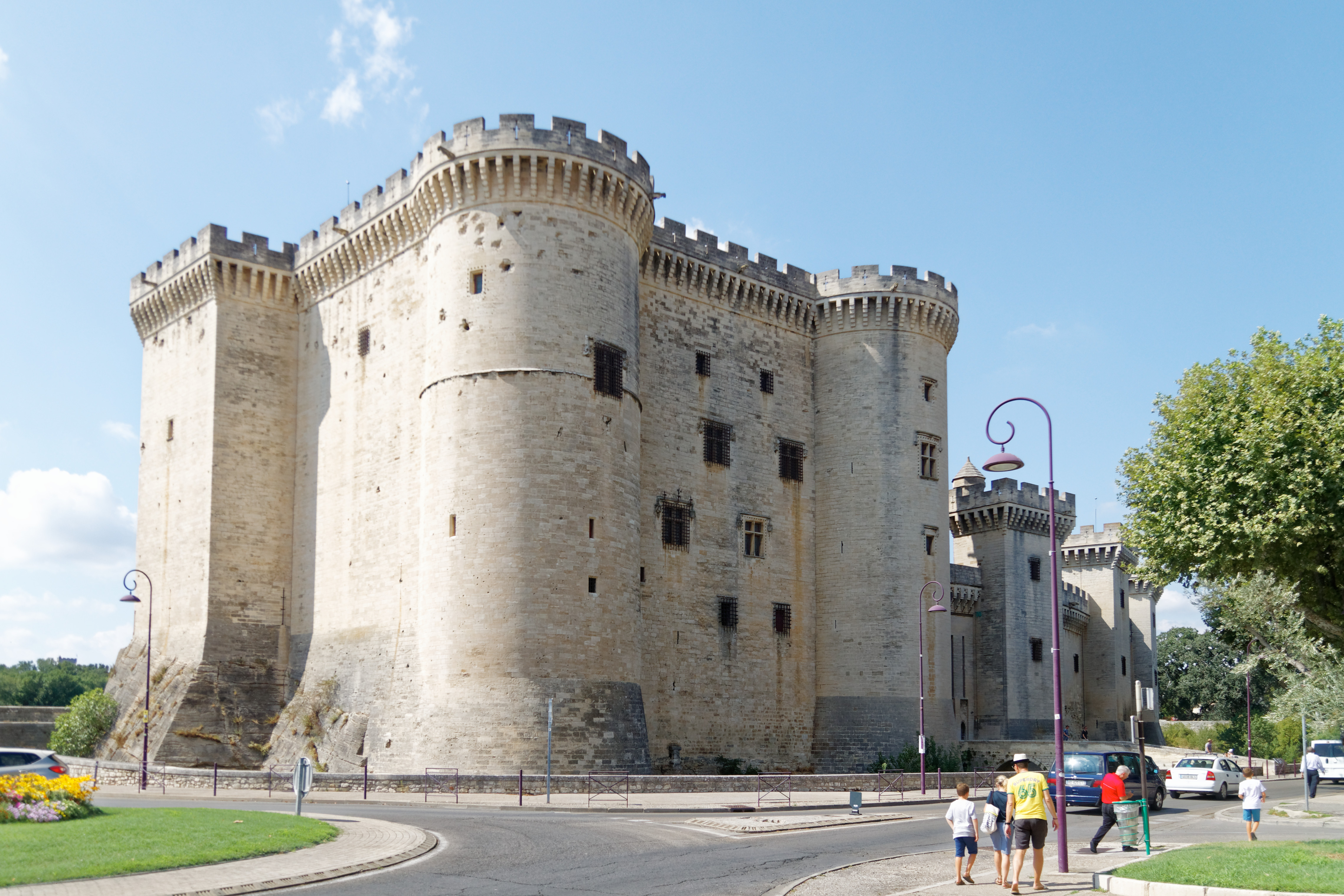 Château de Tarascon — château à Tarascon, Bouches-du-Rhône, classé mh