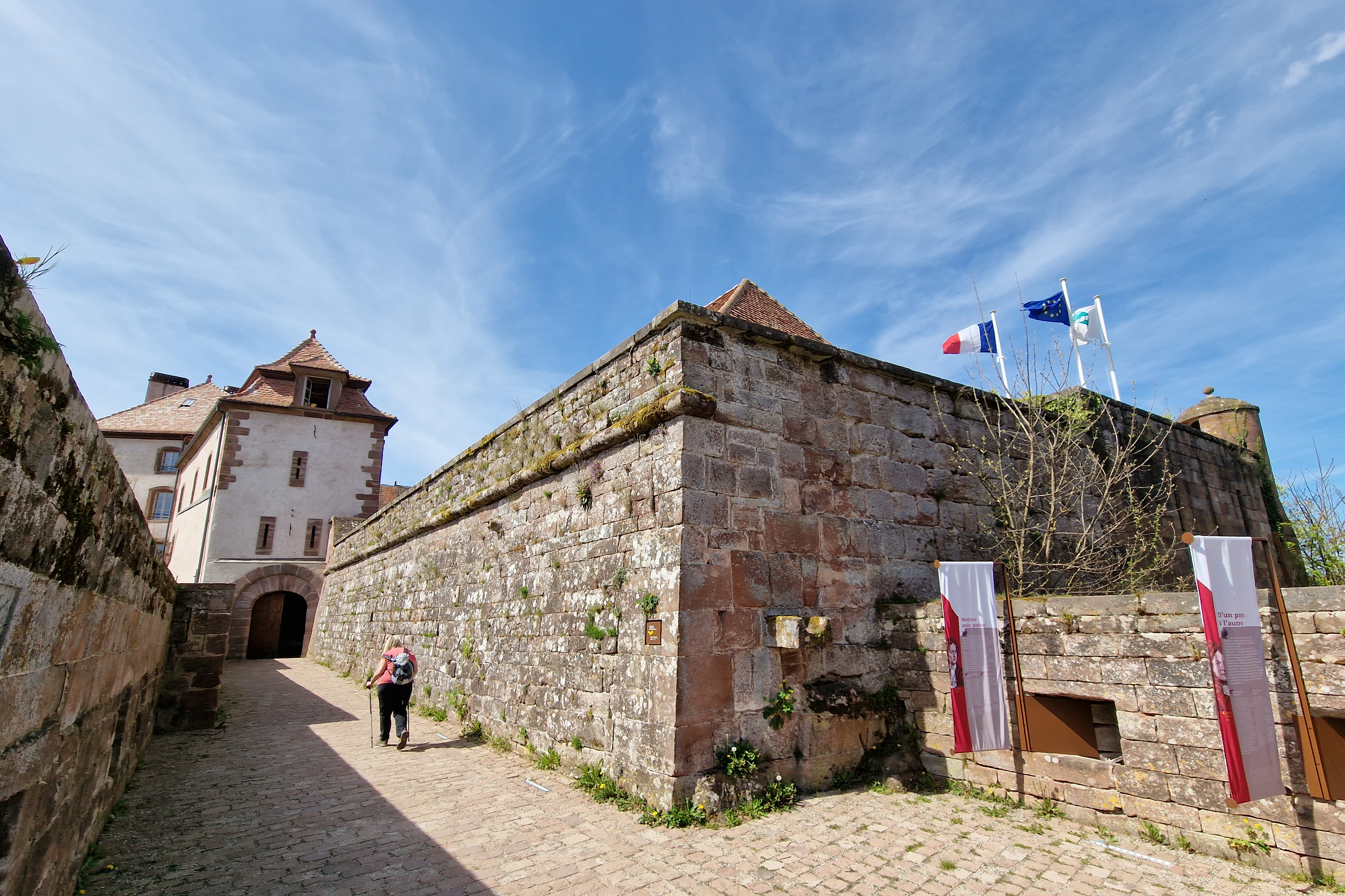 Château de la Petite-Pierre — château à La Petite-Pierre, Bas-Rhin, classé mh