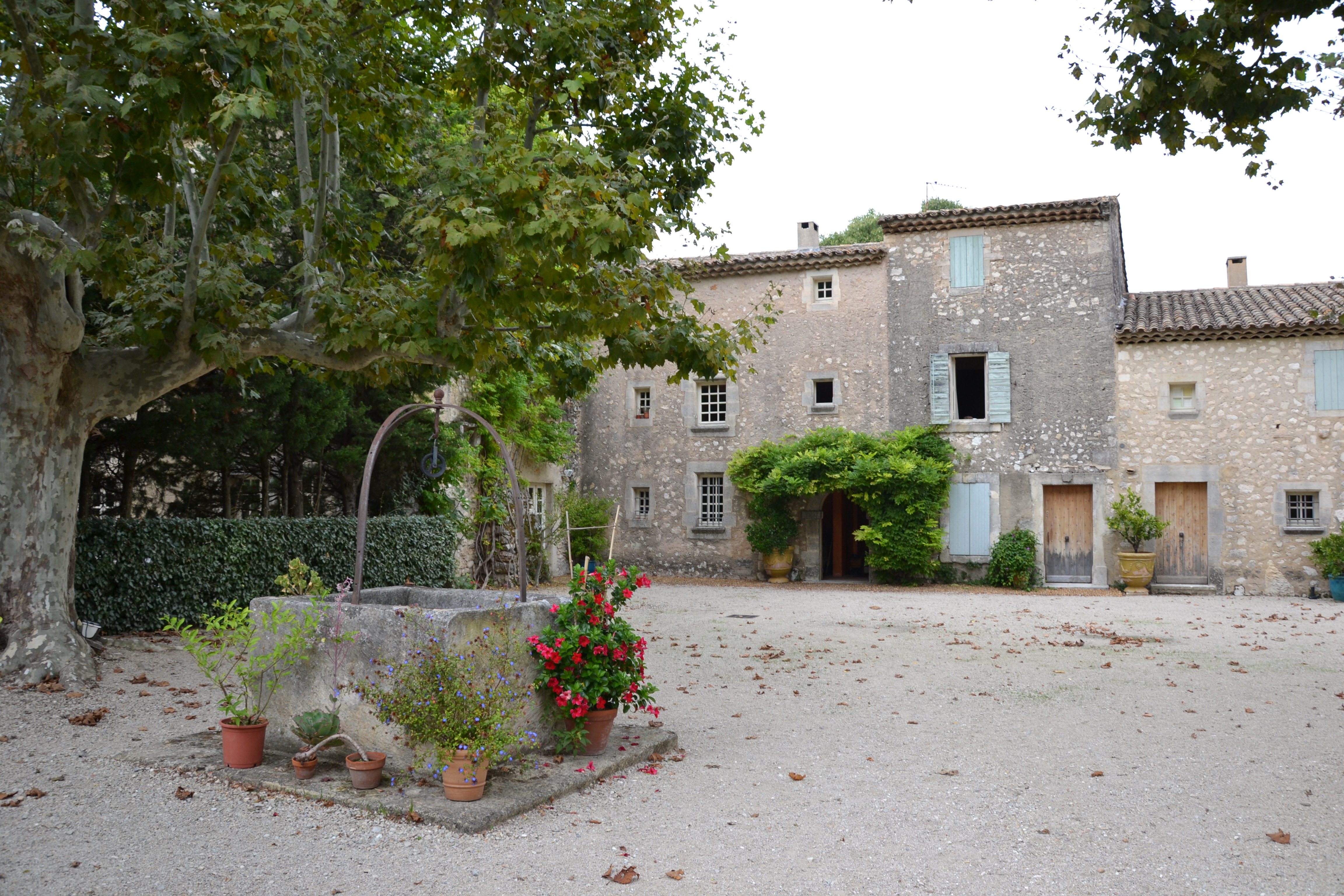 Mas de la Brune (Eygalières) — château à Eygalières, Bouches-du-Rhône, intérieur, classé mh