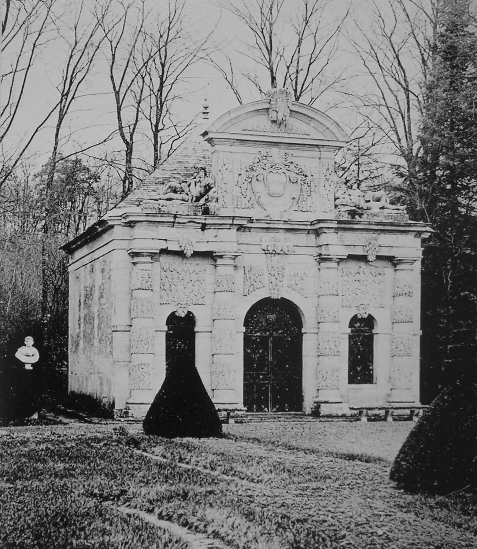 Château de Wideville — château à Davron, Yvelines, vue de nuit, inscrit mh
