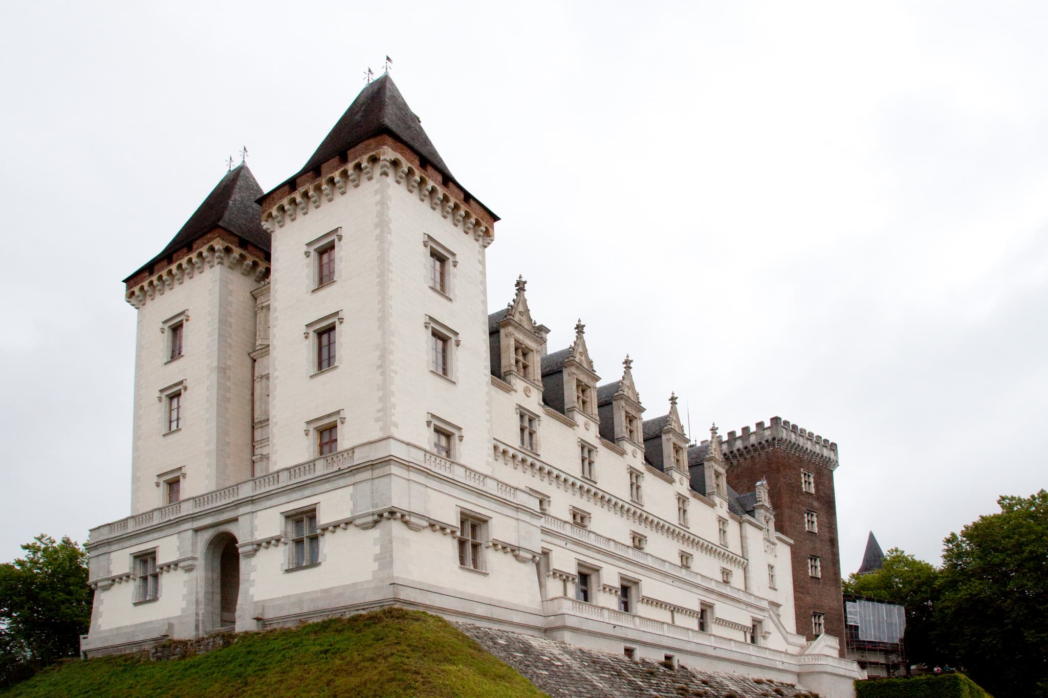 Château de Pau — château à Pau, Pyrénées-Atlantiques, façade, classé mh