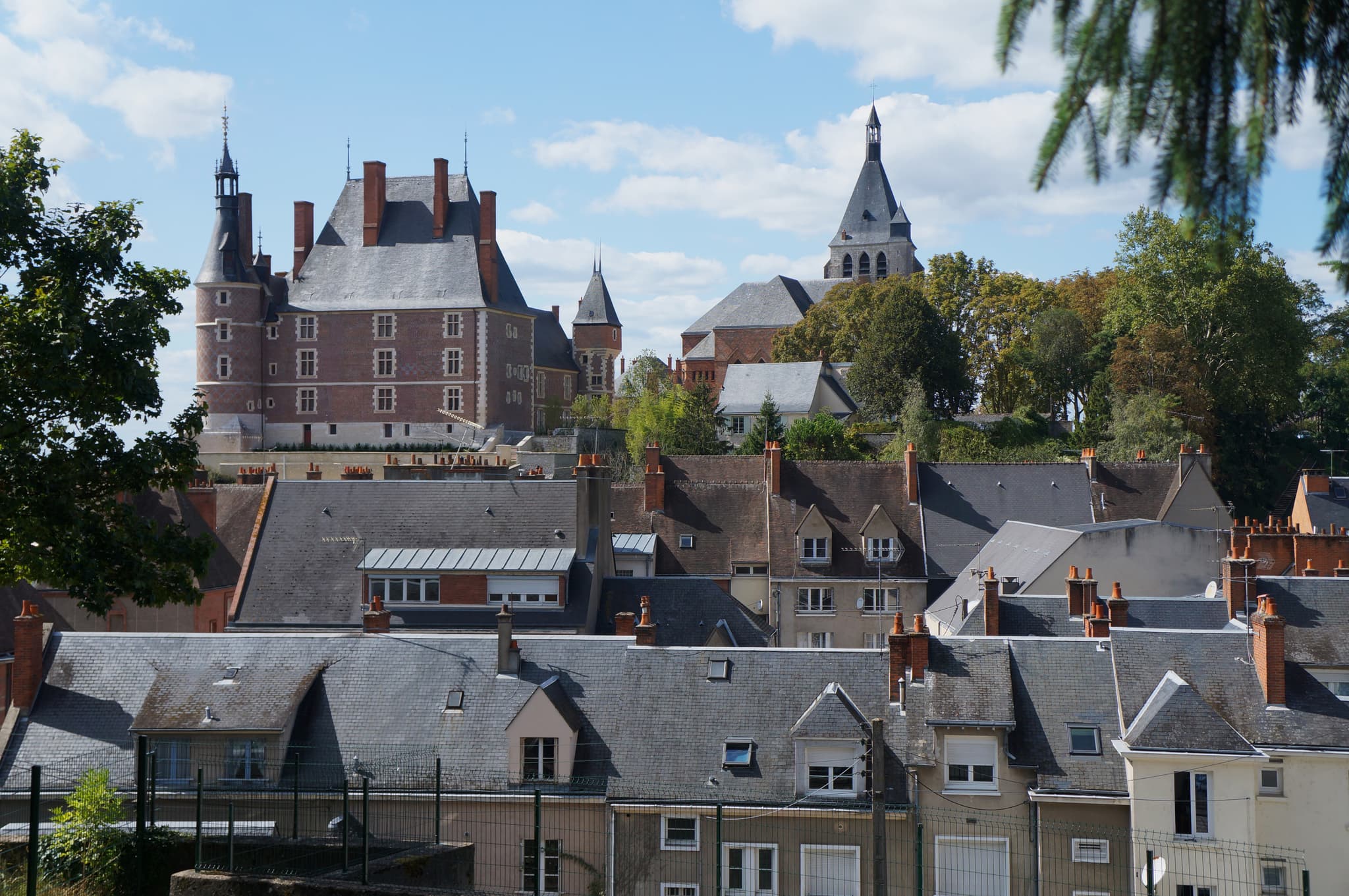 Château de Gien — château à Gien, Loiret, classé mh