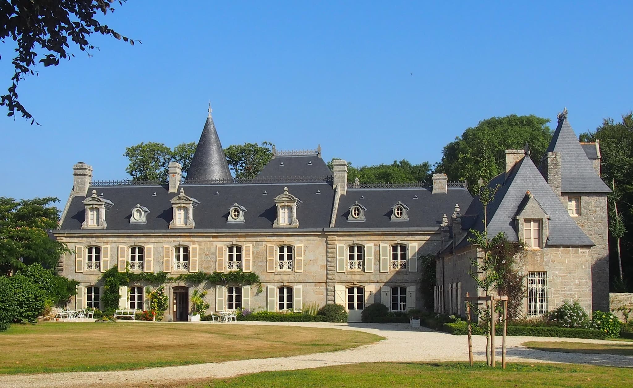 Manoir de Kerazan — château à Loctudy, Finistère, classé mh