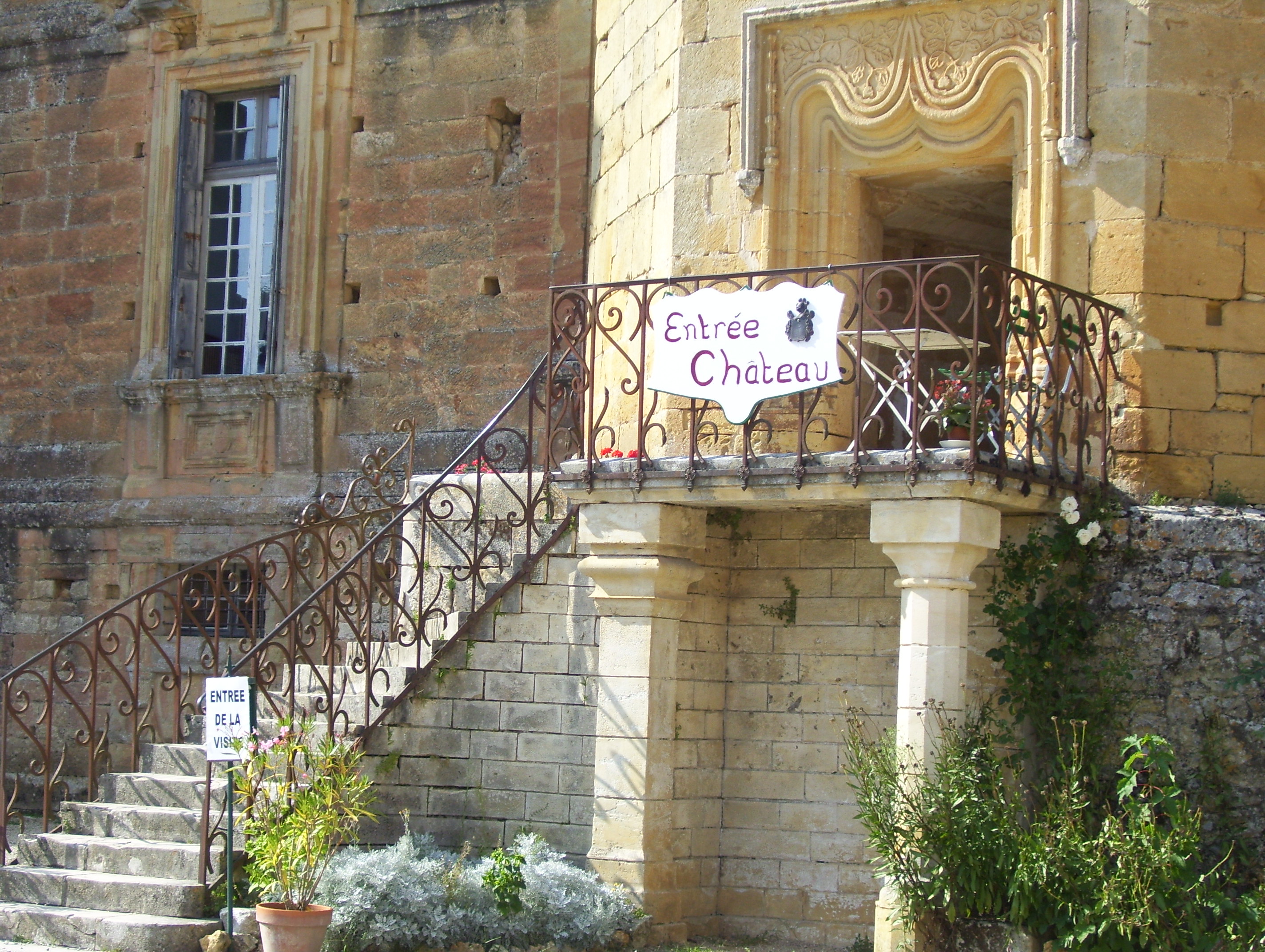 Château de Lanquais — château à Lanquais, Dordogne, intérieur, classé mh
