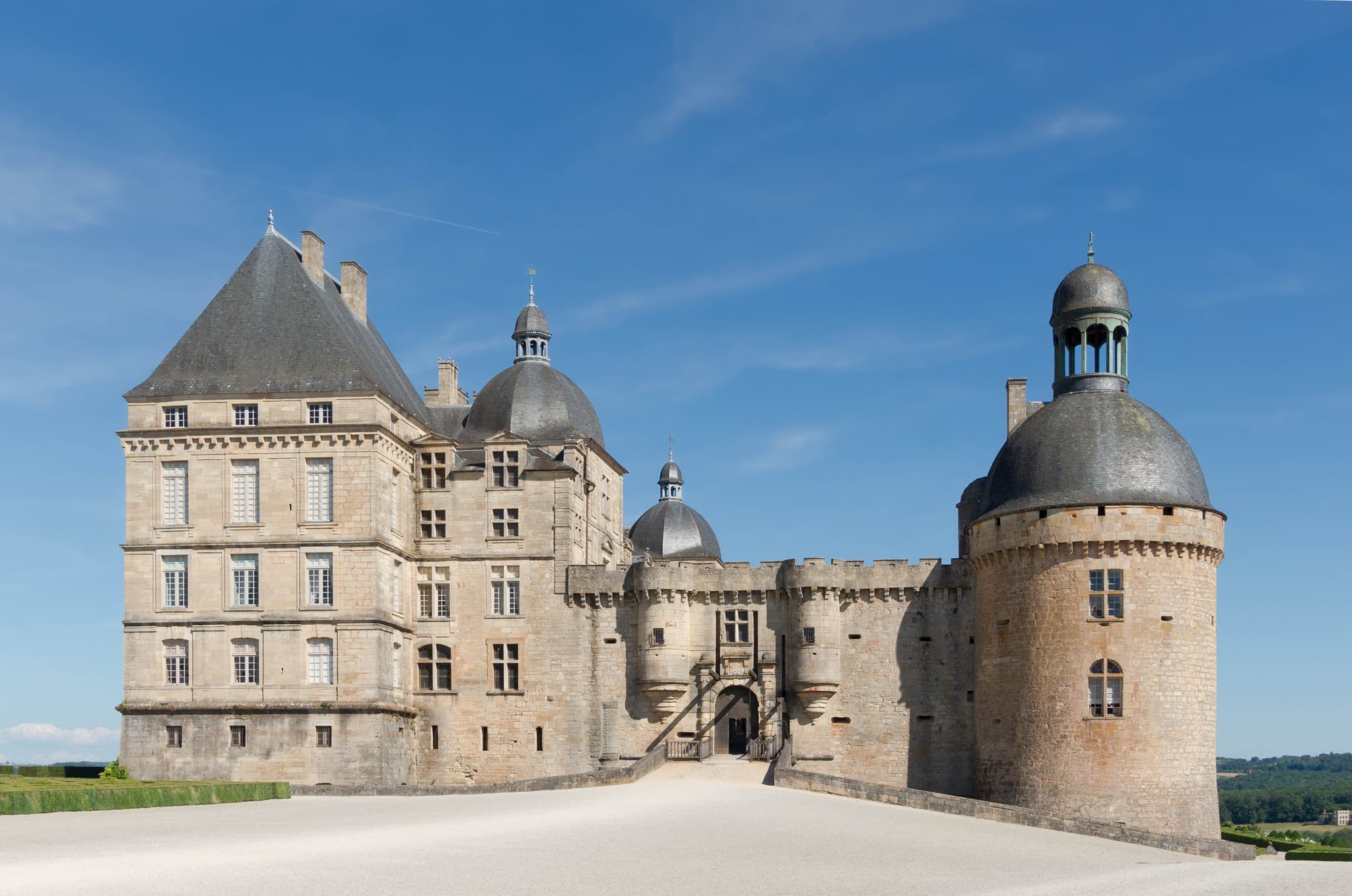Château de Hautefort — château à Hautefort, Dordogne, classé mh