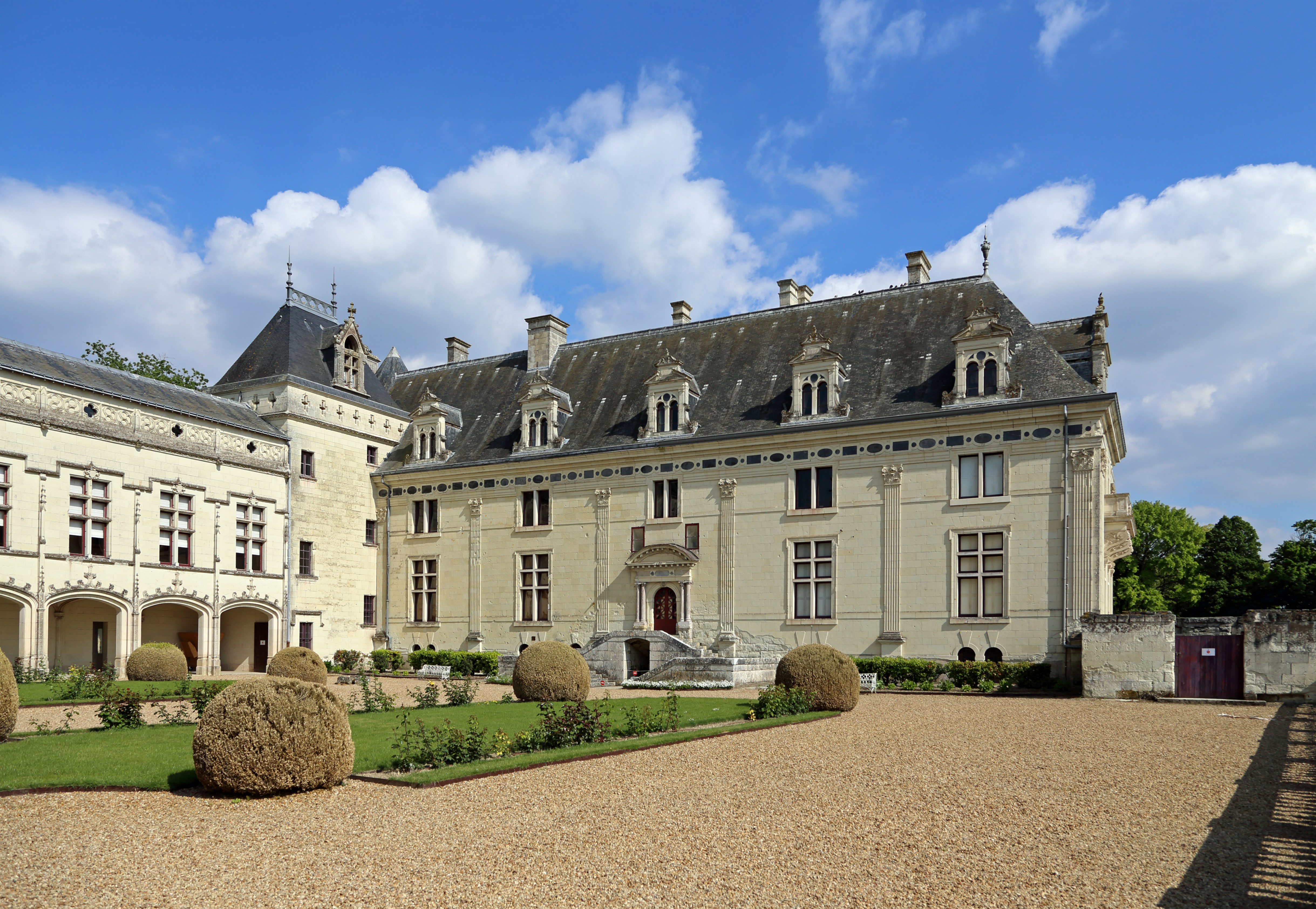 Château de Brézé — château à Brézé, Maine-et-Loire, façade, classé mh