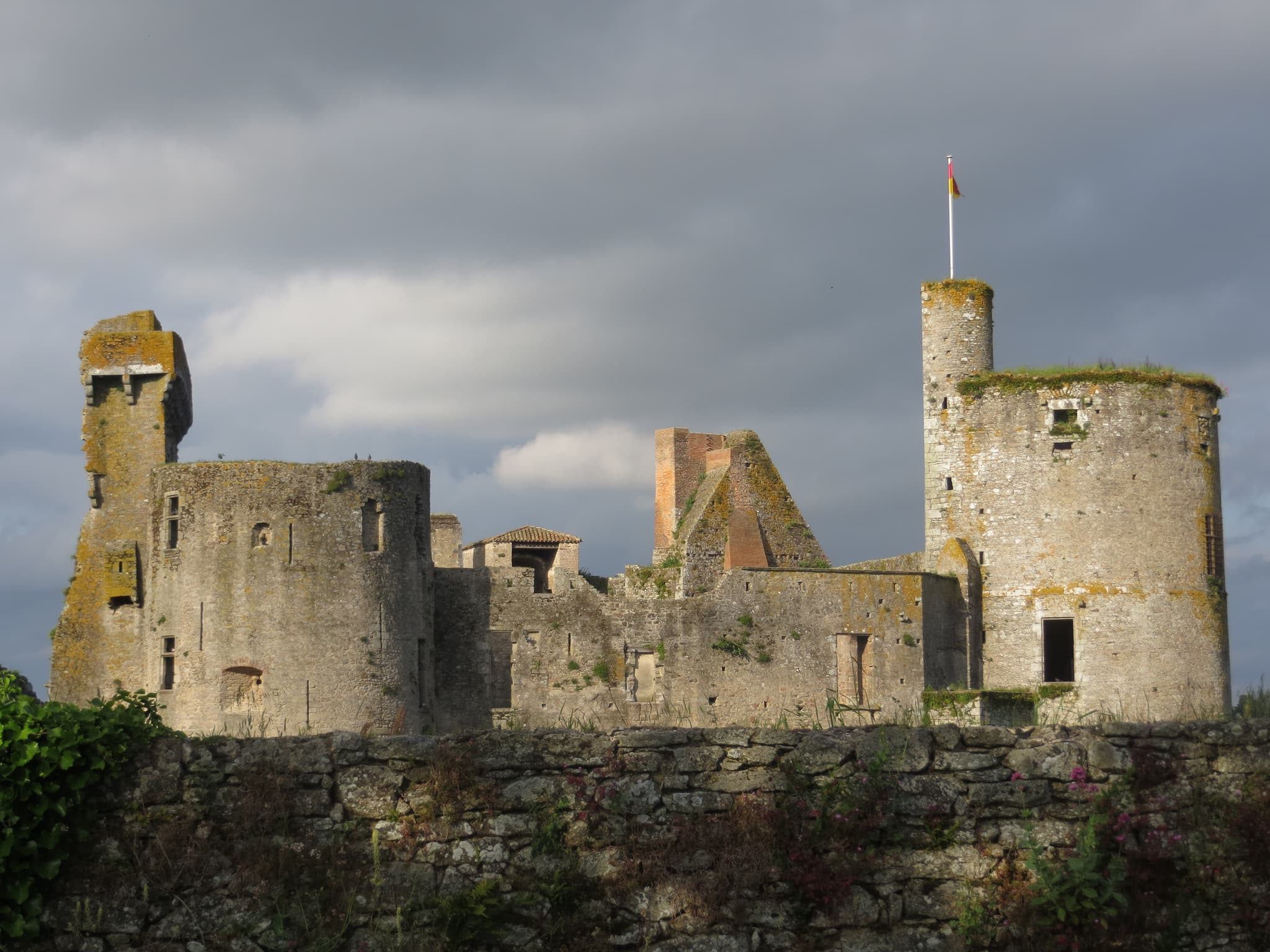 Château de Clisson — château à Clisson, Loire-Atlantique, intérieur, classé mh