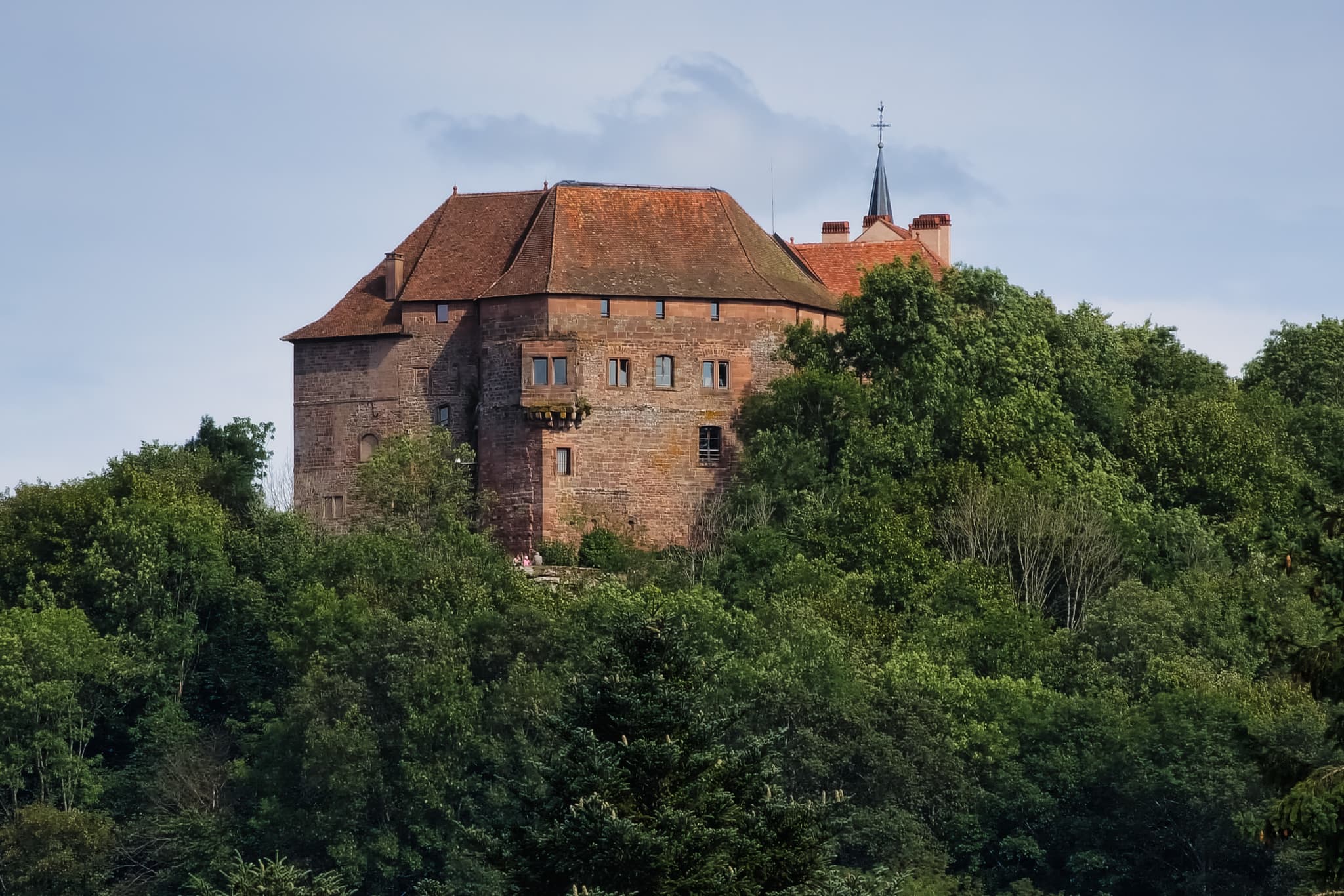 Château de la Petite-Pierre — château à La Petite-Pierre, Bas-Rhin, vue de nuit, classé mh