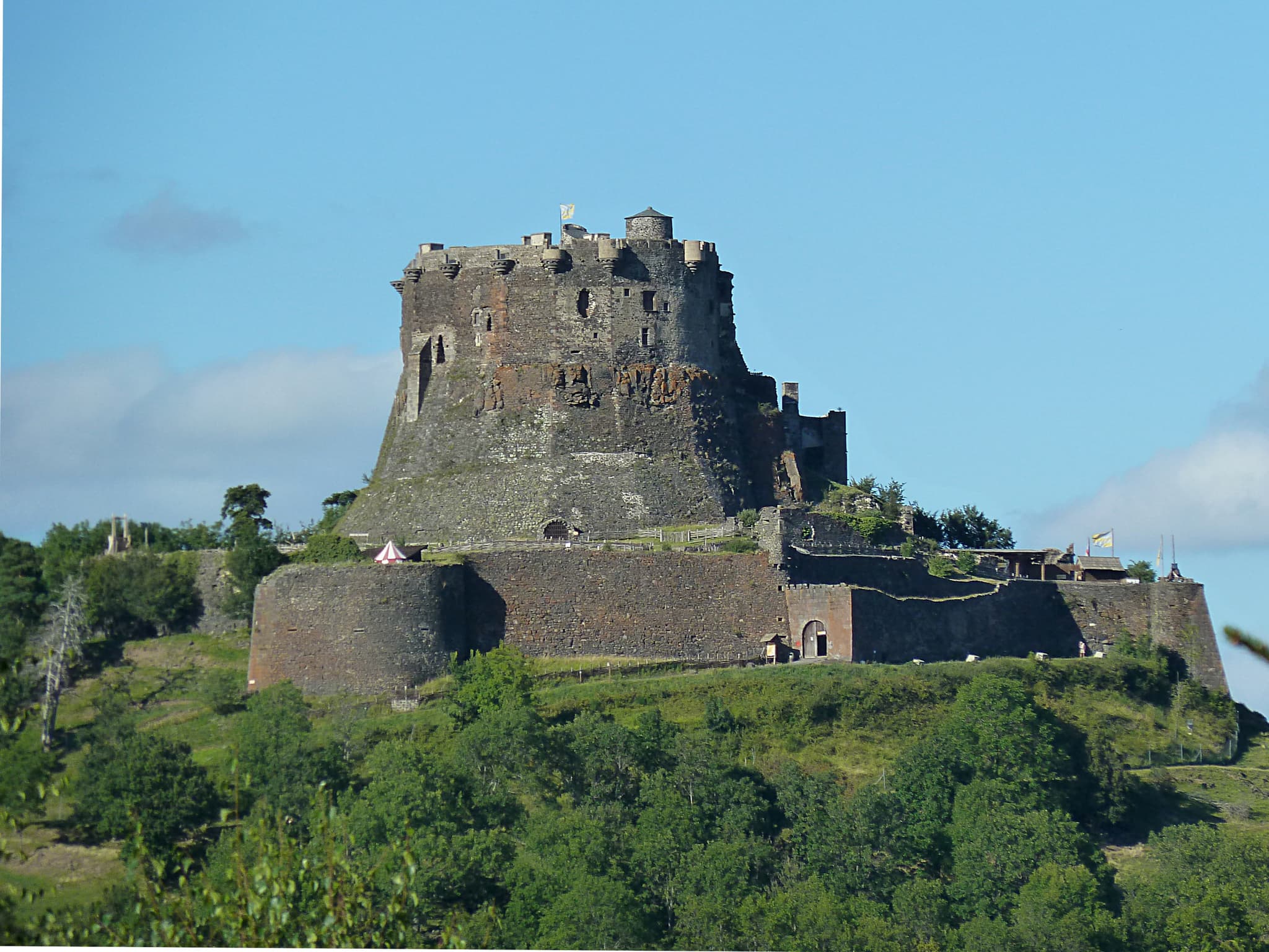 Château de Murol — château à Murol, Puy-de-Dôme, classé mh