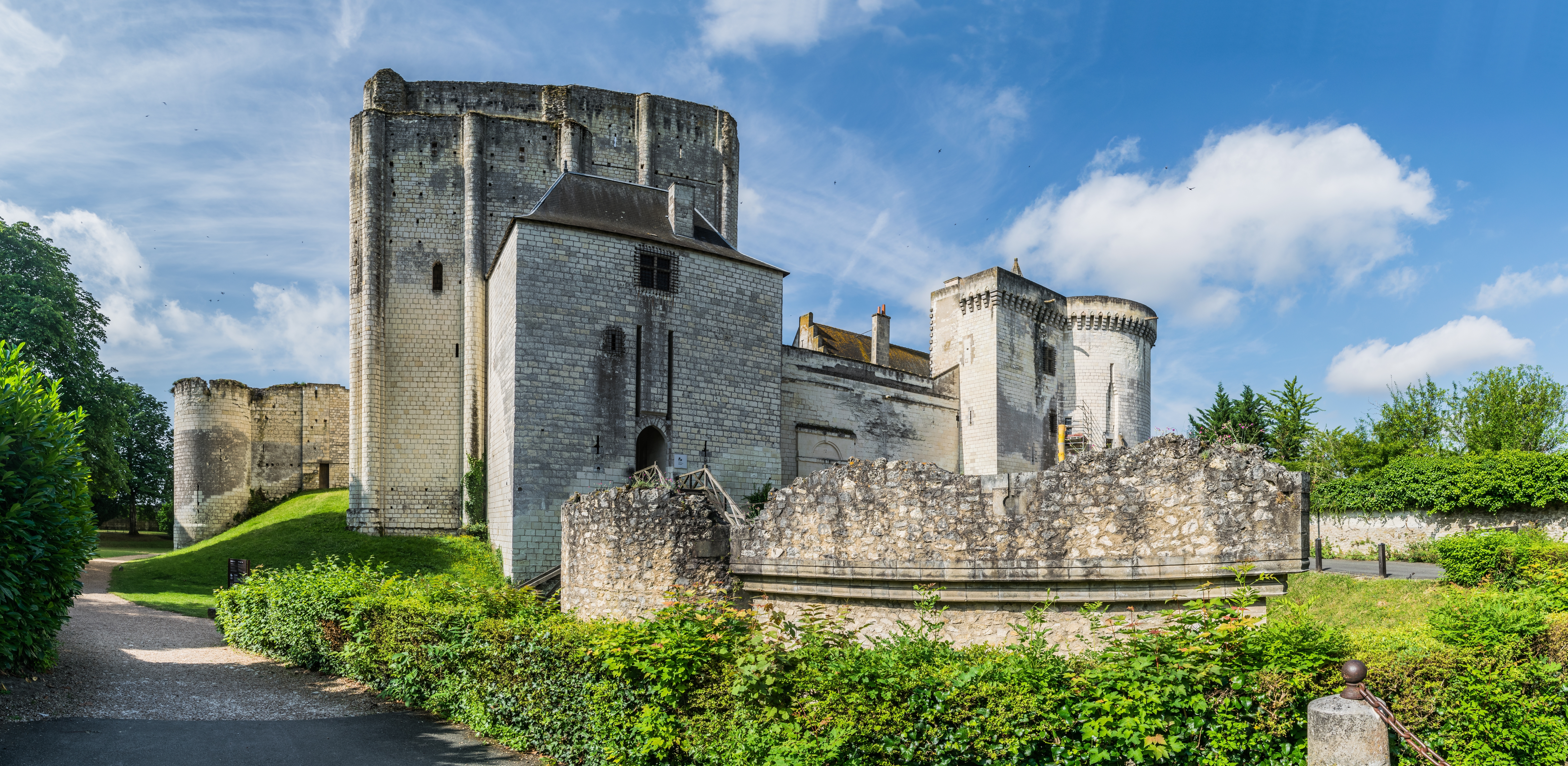 Château de Loches – logis royal — château à Loches, Indre-et-Loire, façade, classé mh
