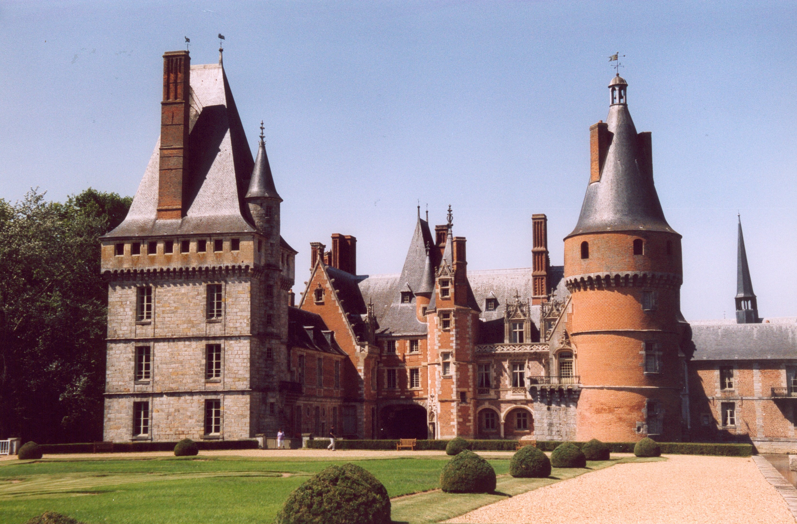 Château de Maintenon — château à Maintenon, Eure-et-Loir, façade, classé mh