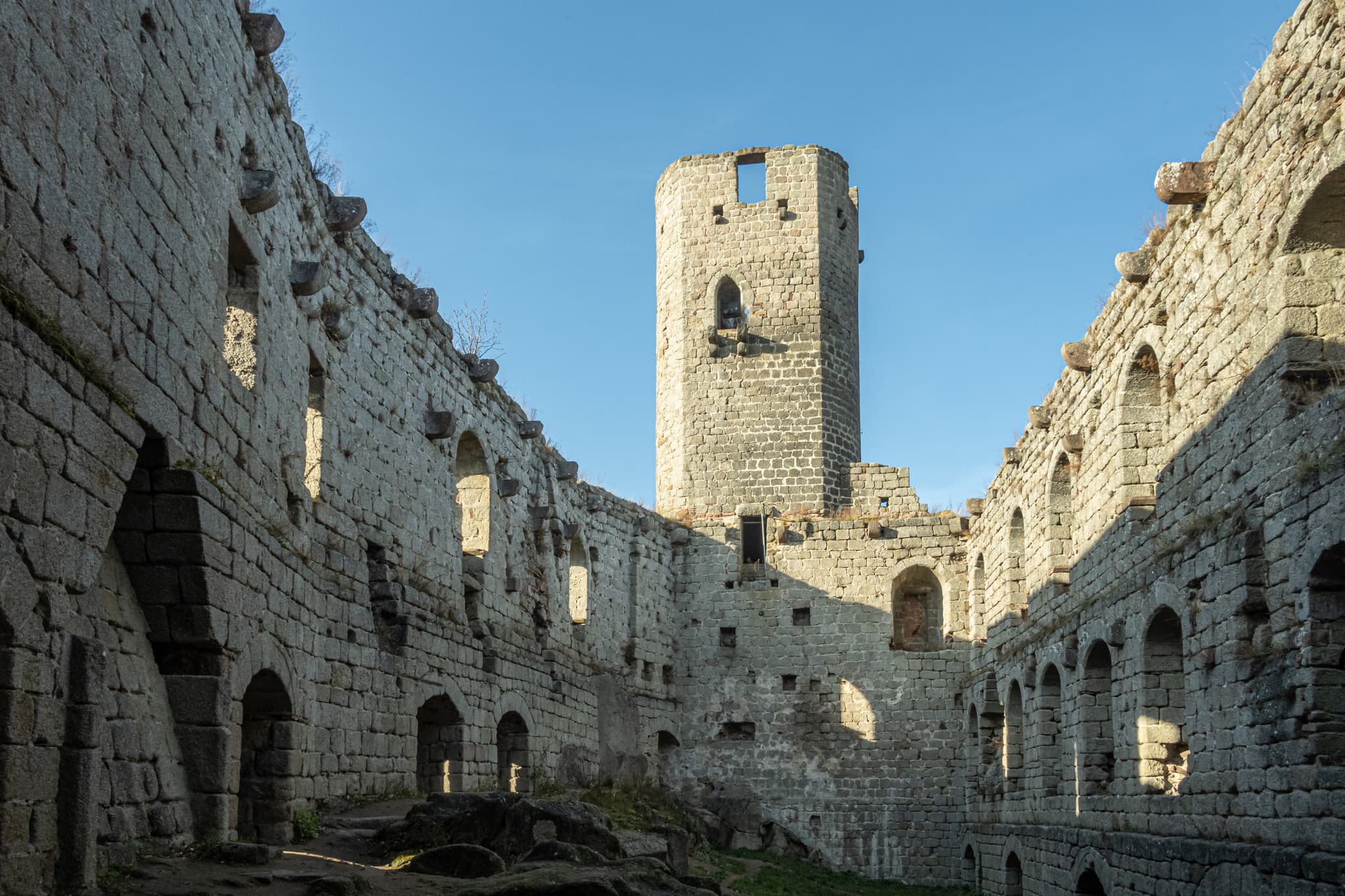 Château d'Andlau — château à Andlau, Bas-Rhin, façade, classé mh